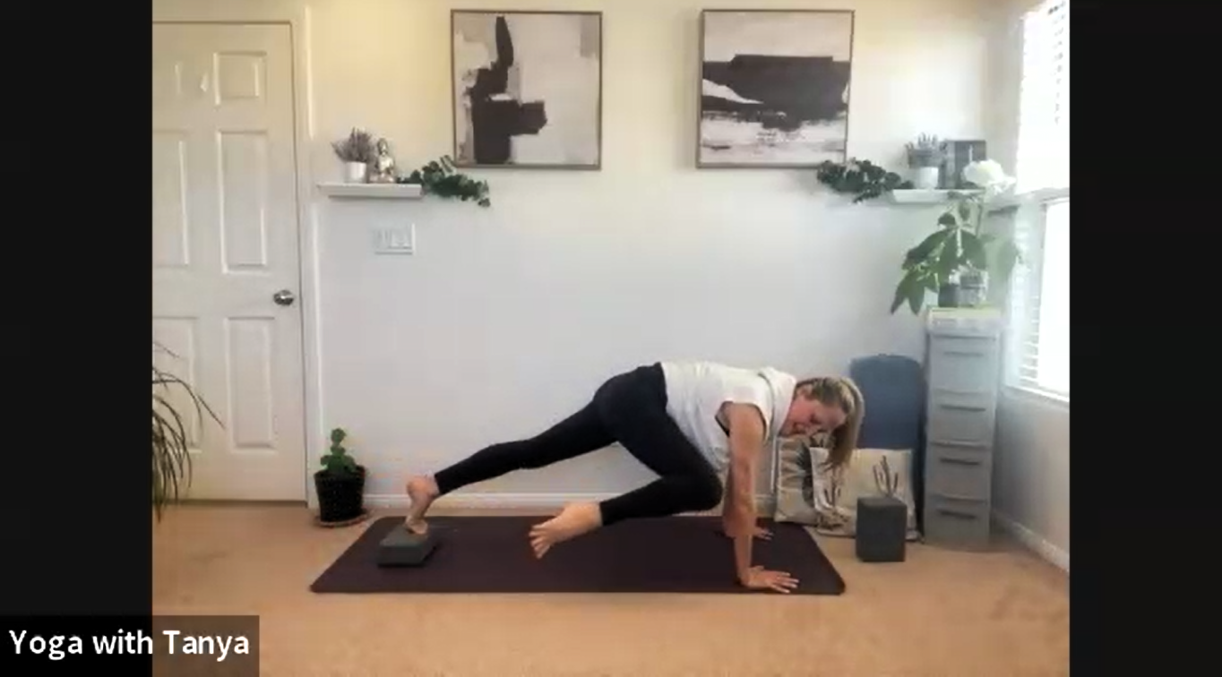Yoga Flow Standing Poses ♥️ 15 Minute Full Body Beach Yoga ♥️ Intermediate  Level 